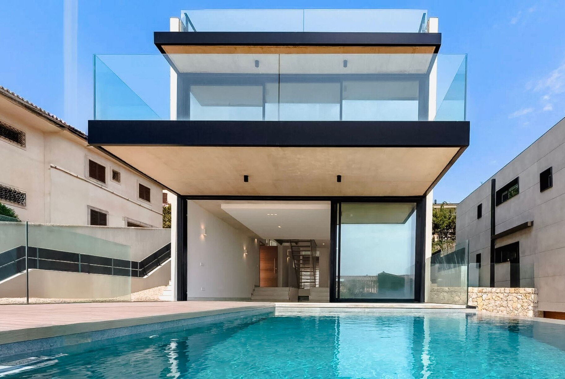 Cielo Azul, Alcanada, Mallorca – heated infinity pool and south-east-facing terraces