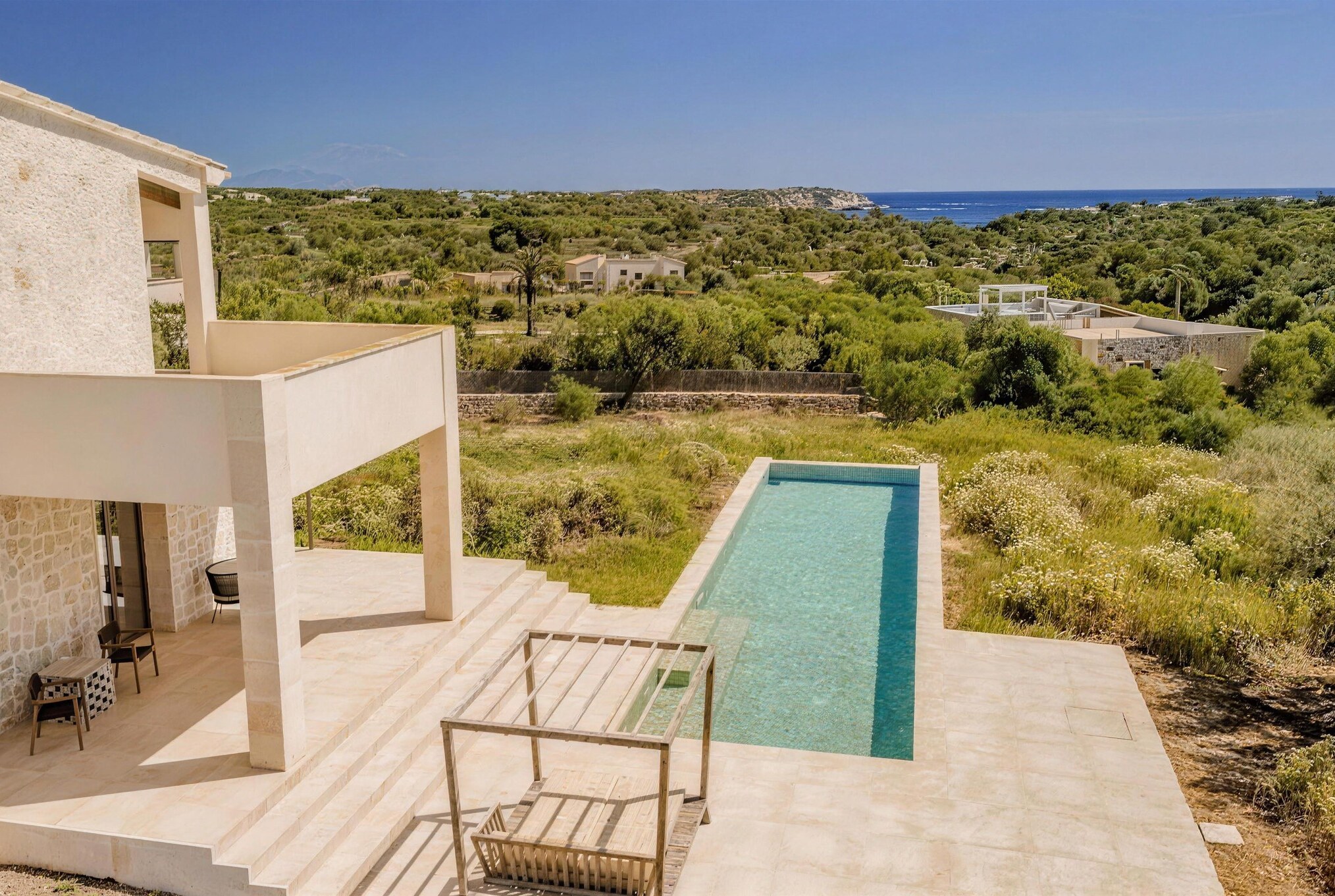 Lucera, Cala Llombards, Mallorca – designer kitchen open to the dining area