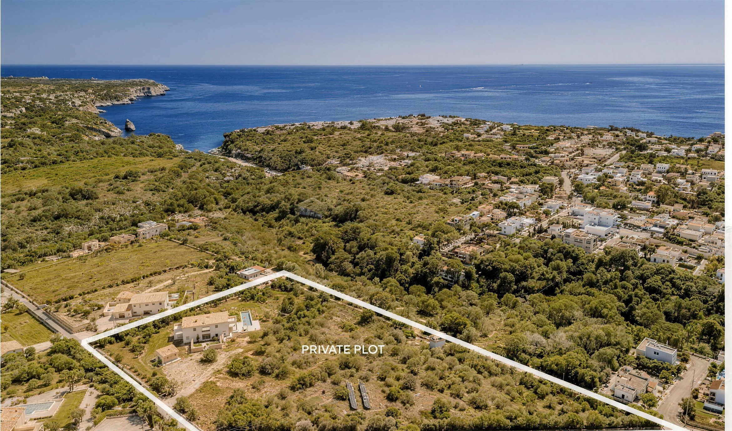 Lucera 20 Lucera, Cala Llombards, Mallorca – garden with Mediterranean planting